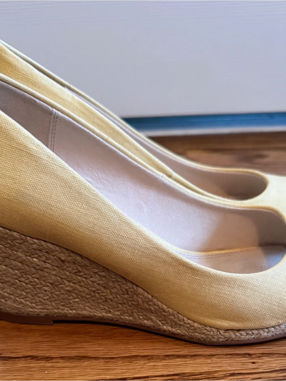 Kelly & Katie Yellow Peep Toe Espadrille Wedge Heels Size 9